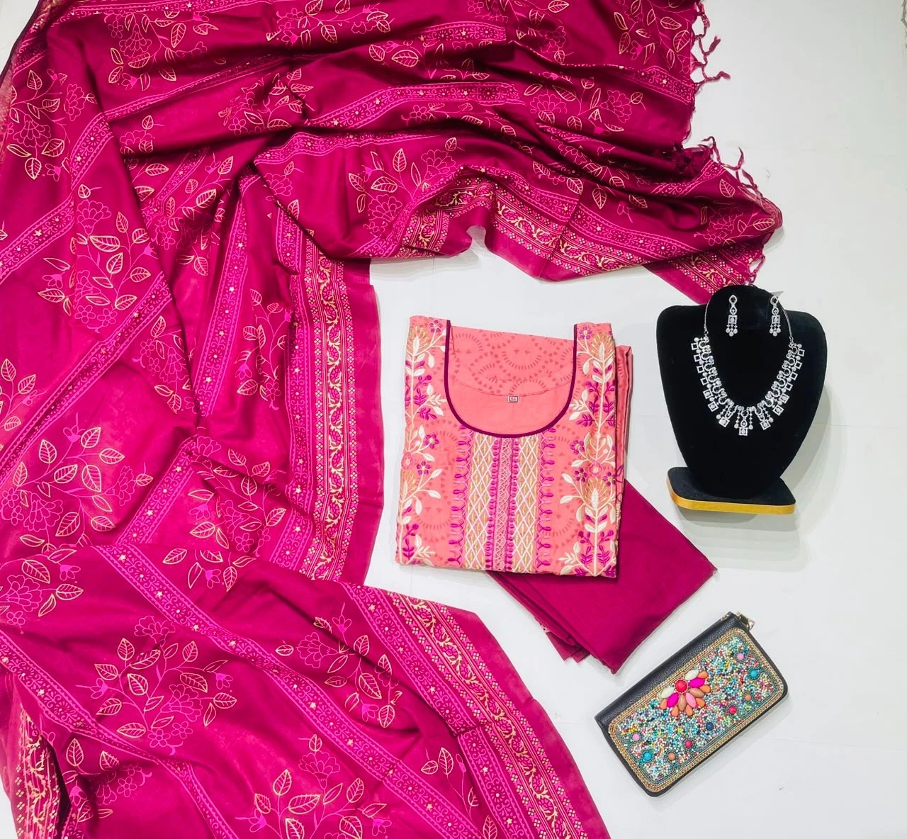 Dress, Necklace & Purse Look